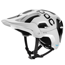 Enduro helmy na kolo